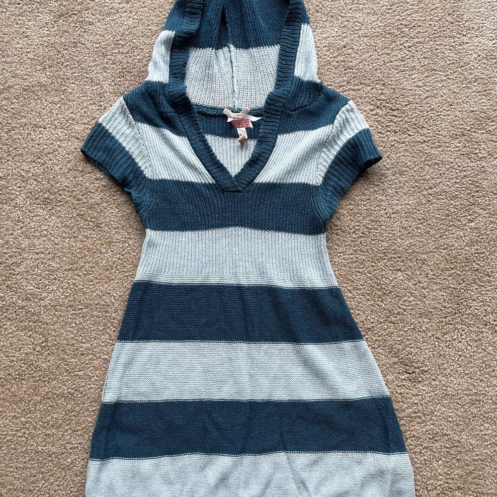 Derek Heart Sweater